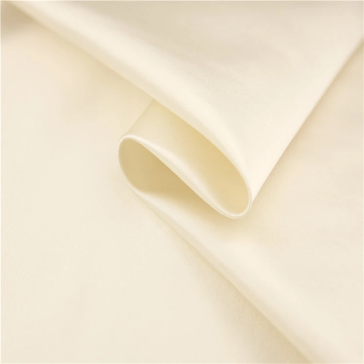 Jämförelse av fördelar och nackdelar med Silk Fabric och Chiffon